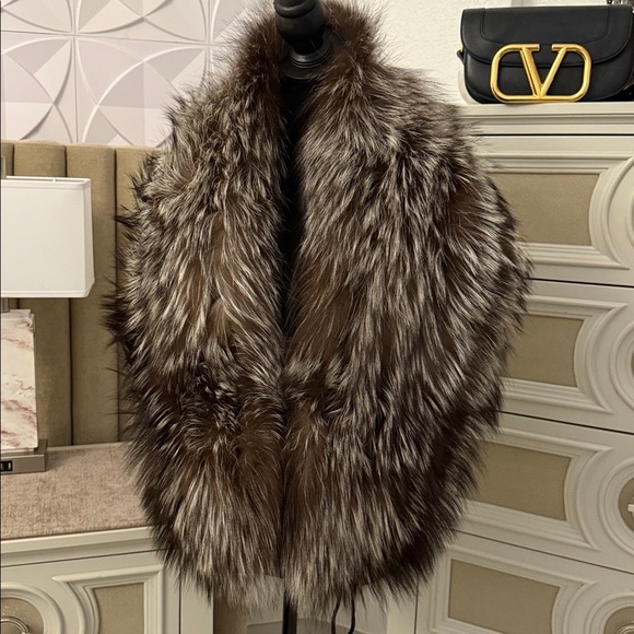 Saga fox fur stole wrap silver fox - Picture 8 of 13